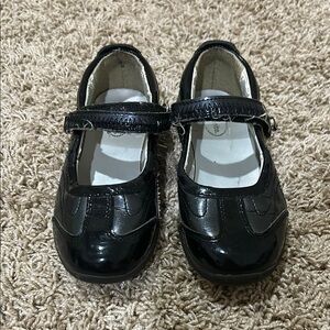 Stride Rite Black Dress Shoes with Glossy Finish